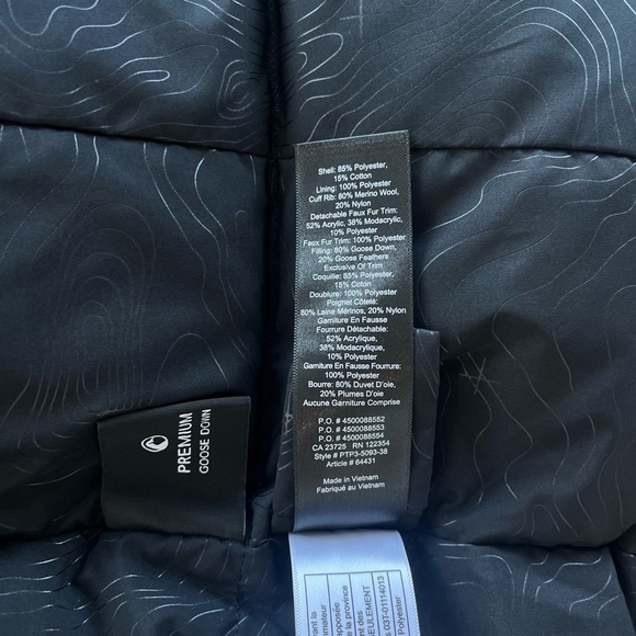 Aritzia Tna The Bancroft Black New Dawn Puff Cozy Winter Jacket Size S - Picture 16 of 17